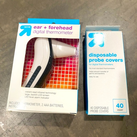 Digital thermometer and probe covers! ACCURATE and NON-INVASIVE - Picture 1 of 6